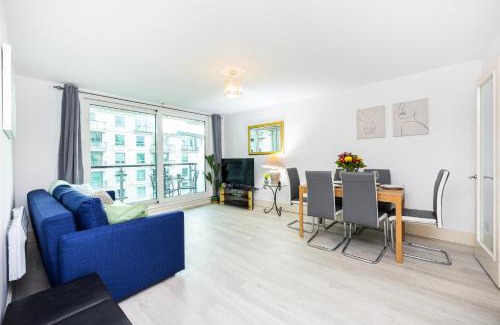 Vauxhall Apartment | WelcomeStay St Georges Wharf