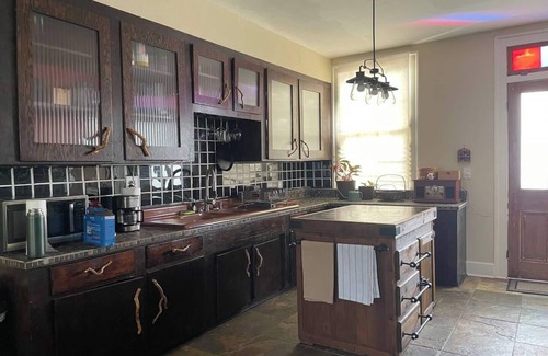 Algiers Point House | Welcoming 2-Bedroom in Historic Algiers Point Neighnorhood of New Orleans