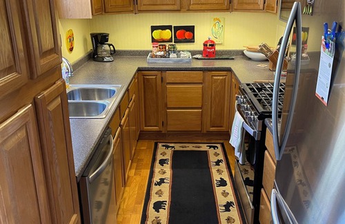 Coosa Cabin | Welcoming 3-bedroom cabin with AC in Gaylesville