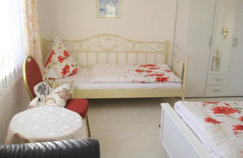 Bad Wildungen Apartment | Welcoming Apartment with Balcony Garden Private Terrace