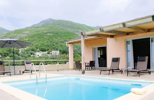 Farinole Villa | Welcoming Villa in Farinole with Private Swimming Pool