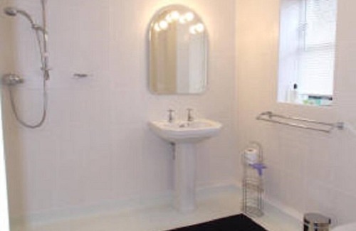 Ewen Bed & Breakfast | Well Cottage B&B