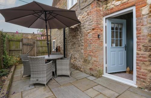 Grimston House | Well Cottage