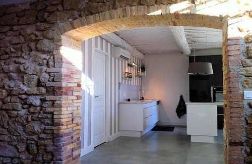Sainte-Cecile-les-Vignes House | Well-decorated vacation farmhouse in Ste-Cécile-les-Vignes, heated pool.