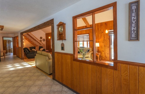 Saint-Calixte Ski Chalet | Well equipped Chalet & newly renovated in 2022 with lots of rooms!
