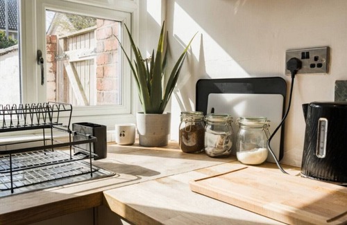 Hoole House | Well decorated 3 bed home in trendy suburb Hoole