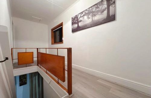 South Hobart House | Wellesley Mountain View Getaway near City