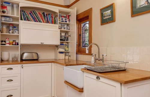 Glebe House | Wellington Views fantastic city location