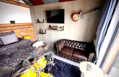 Jindrichuv Hradec Apartment | Wellness Rock Live
