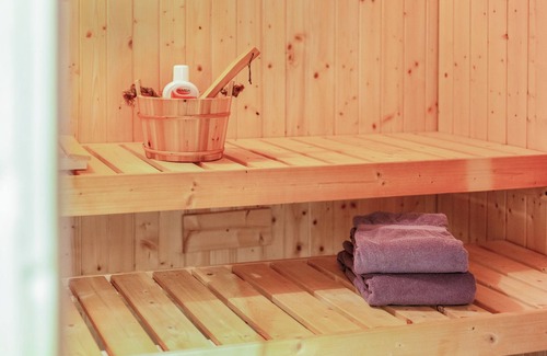 Lemkendorf House | Wellnesshaus Strandläufer on Fehmarn - luxurious vacation home with sauna and garden