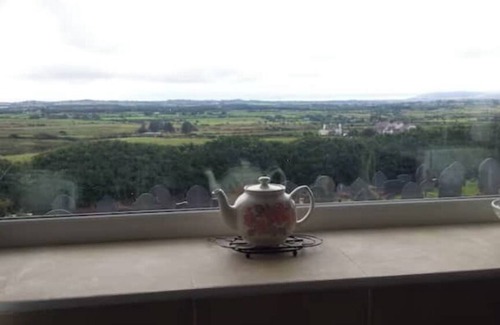 Llithfaen Cottage | Welsh cottage with spectacular views, suits family