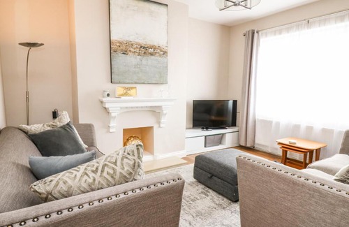 Ammanford House | Welsh Valley House