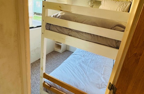 Llanfair Caereinion Cabin | Welshpool Twin Ayre caravan - Escape to Nature