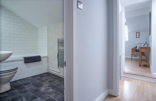 Birchgrove House | Wern Y Glais - 2 Bed - Glais