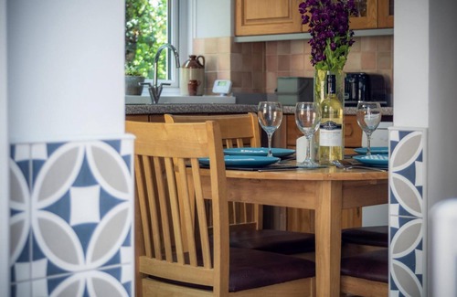 Birchgrove House | Wern Y Glais - 2 Bed - Glais