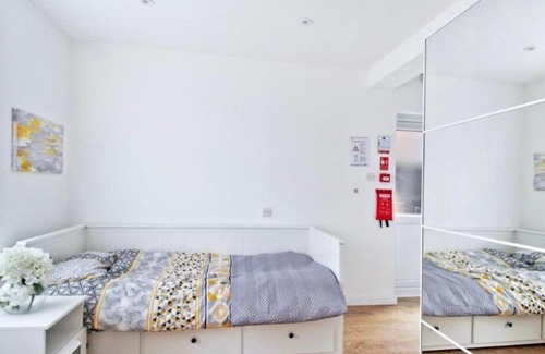 North Acton Apartment | West Acton Studio Flat