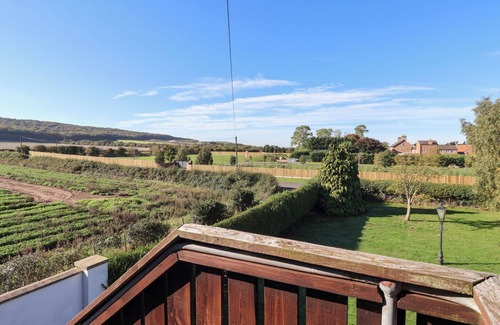 West Heslerton House | WEST COTTAGE, pet friendly, with a garden in Rillington