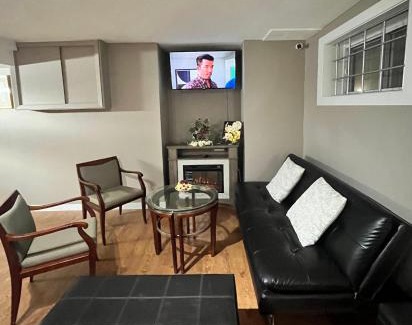 West Edmonton House | West Edmonton Perle Palace