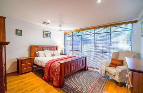 Fremantle Apartment | West End Warehouse Historical Opposite Beach