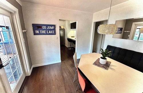 Shawnigan Lake House | West House! A beautiful lake front home with hot tub and dock.