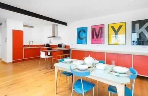 Southfield Apartment | West London Loft (WM6)