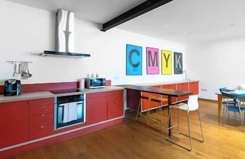 Southfield Apartment | West London Loft (WM6)