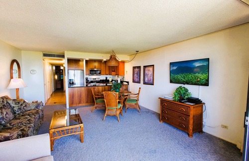 Honokowai Resort | WEST MAUI IS OPEN & WE ARE READY TO HOST YOU! OCEANVIEW UNIT, NEAR BEACHES.