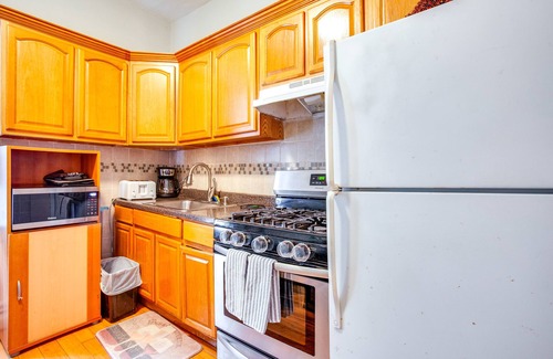 West New York Apartment | West New York Apartment ~ 7 Mi to Manhattan!