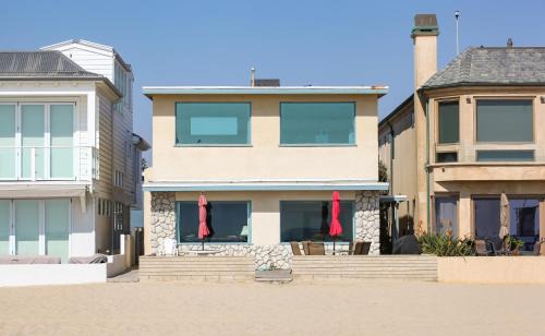 Santa Ana Heights House | West Newport Duplex on the Sand with Patio-Sleeps 12