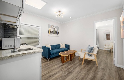 Newport Beach Apartment | West Oceanfront Oasis 7