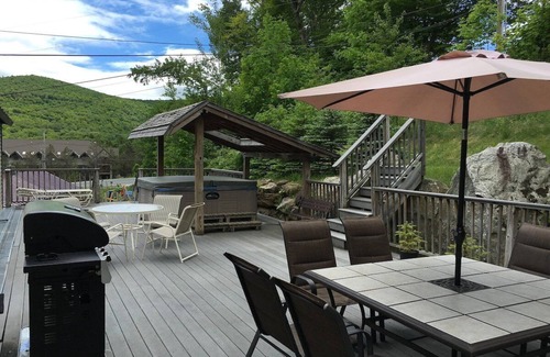 Killington Ski Chalet | West Park Chalet at Killington: Great for Groups! Hot tub, games, discounted ski rentals.