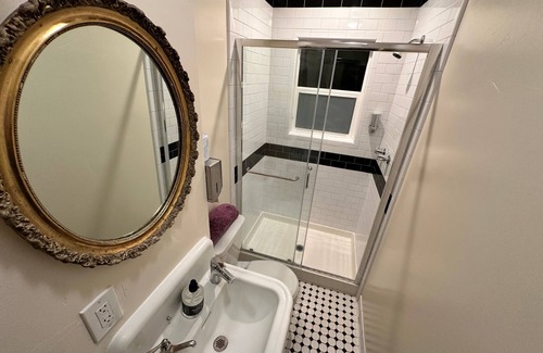 Downtown Hotel | West River House