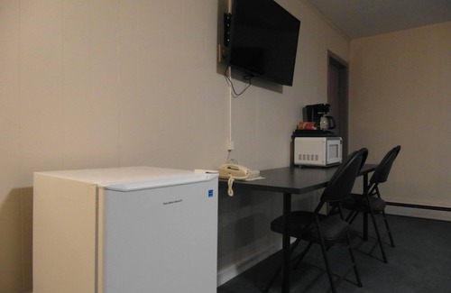 Hanna Hotel | West View Motel