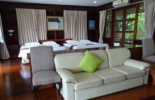 Kanchanaburi Hotel | WEST WONDER RIVERSIDE RESORT