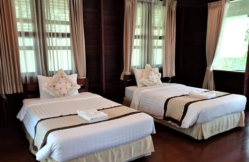 Kanchanaburi Hotel | WEST WONDER RIVERSIDE RESORT
