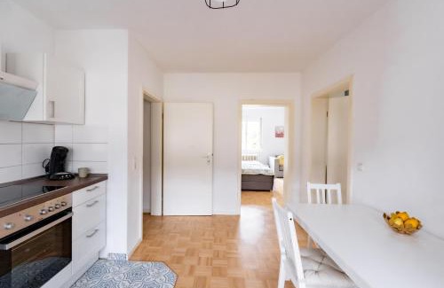 Bissingheim Apartment | West48 Gemütliches Apartment -Blick auf Blauen See