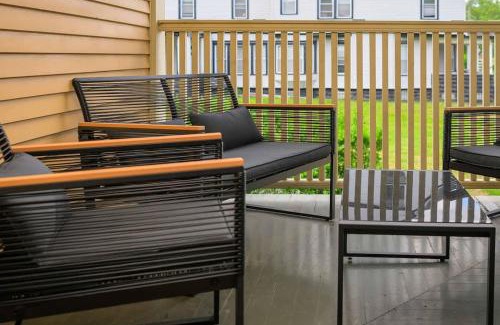 Eastside House | Westcott 3 Bed Apt in Mansion mins to SU JMA Dome