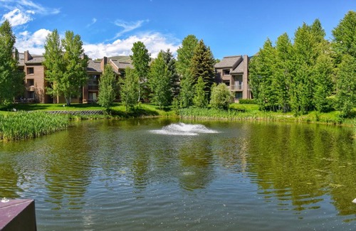 Elkhorn Village Apartment | Western Dreams