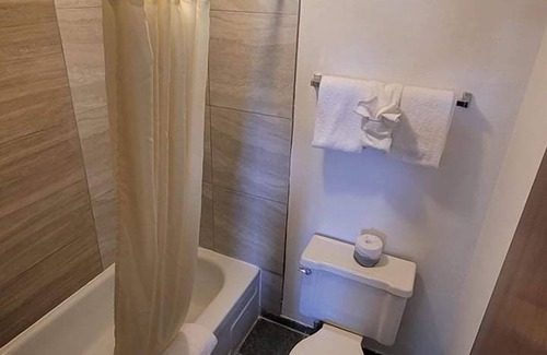 Green River Hotel | Western Inn