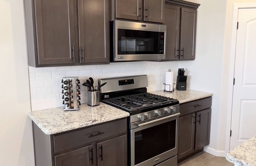 Las Cruces House | ⭐️ Western Style Casita with 3BR and a Fitness Room and BBQ grill