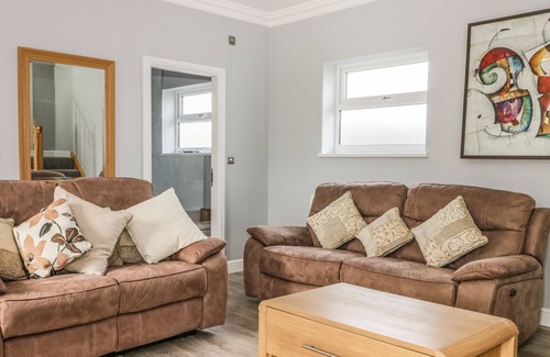 Raywell Cottage | WESTFIELD, family friendly, with a garden in Willerby