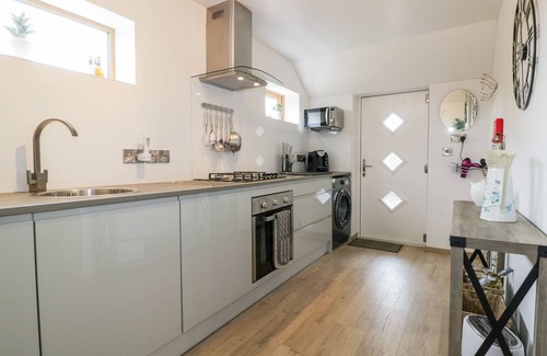 Launceston Cottage | WESTFIELDS, with a garden in Launceston