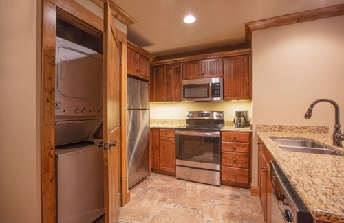 Branson Villa | Westgate Branson Woods 1BR Grand Elite Villa w/Sofa Bed, sleeps 4, Full Kitchen