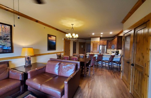 Gatlinburg Resort | Westgate Resort Condo w/Waterpark near downtown Gatlinburg - Mountain-top Views