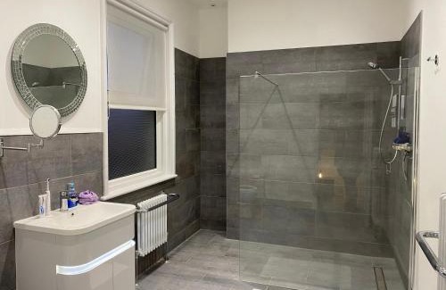 Westgate-on-Sea House | Westgate Two-Bedroom Homestay Suite