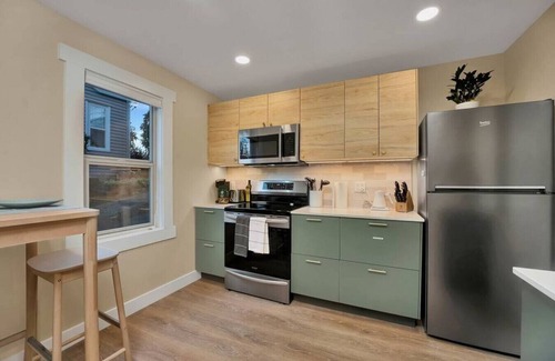 East Queen Anne House | Westlake Nest | Minutes to DT | Quiet & Renovated!
