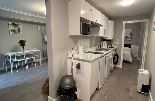Harrow Road Apartment | Westminster Inn