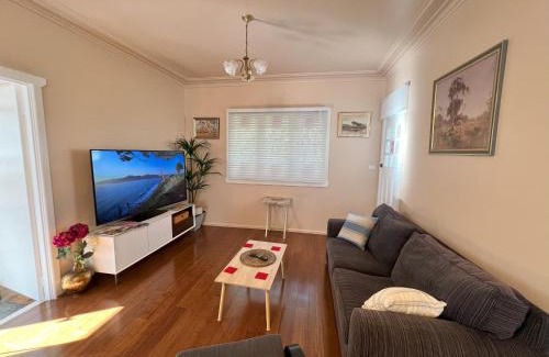 Armidale House | Westside Central Cottage