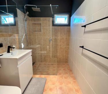 Armidale House | Westside Central Cottage