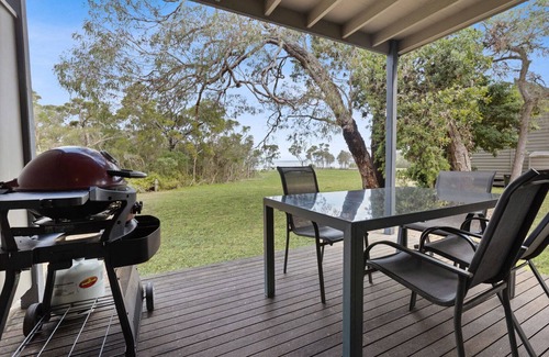 Forge Creek House | Westwind - Waterfront Retreat: Secluded lodges perfect for nature lovers